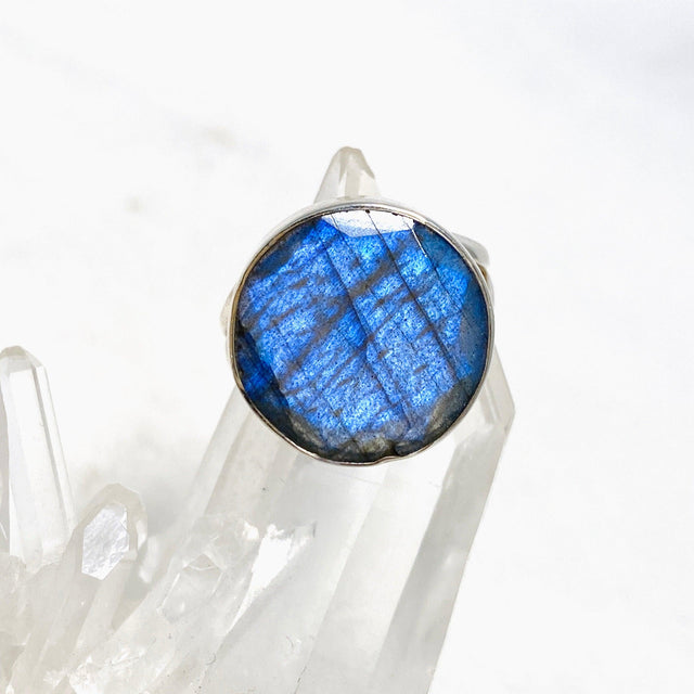 Labradorite faceted round ring s.9 KRGJ1125 - Nature's Magick