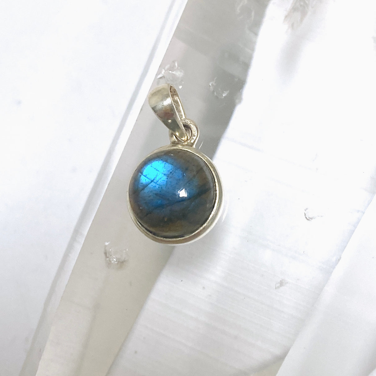 Labradorite Round Cabochon Pendant PPGJ1250