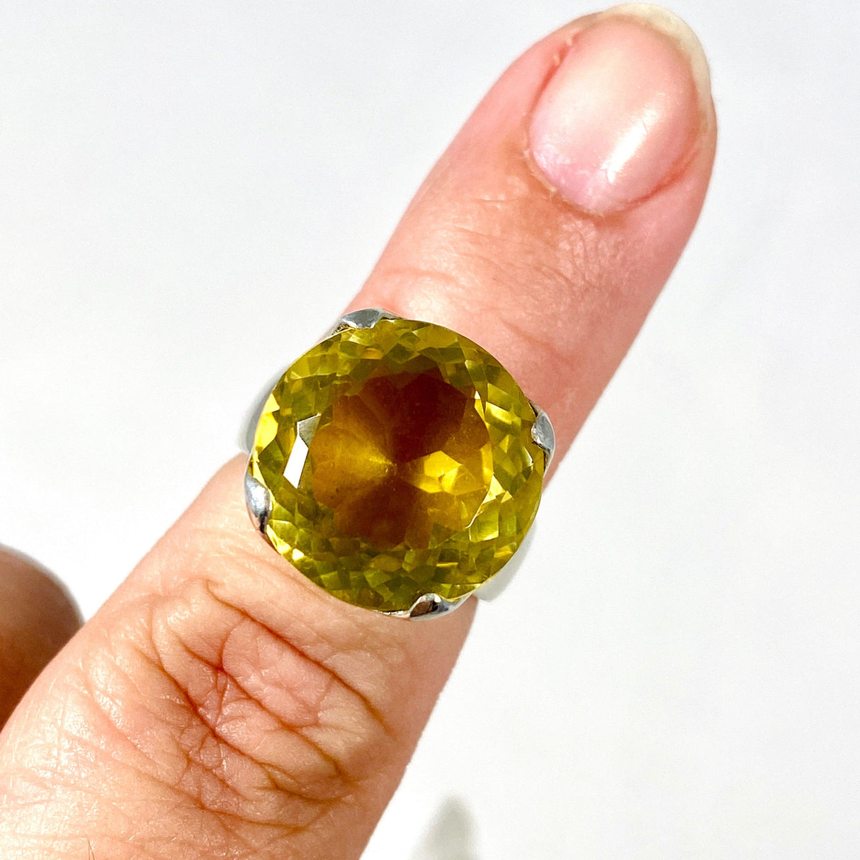 Lemon Quartz round faceted ring s.7 KRGJ2348 - Nature's Magick