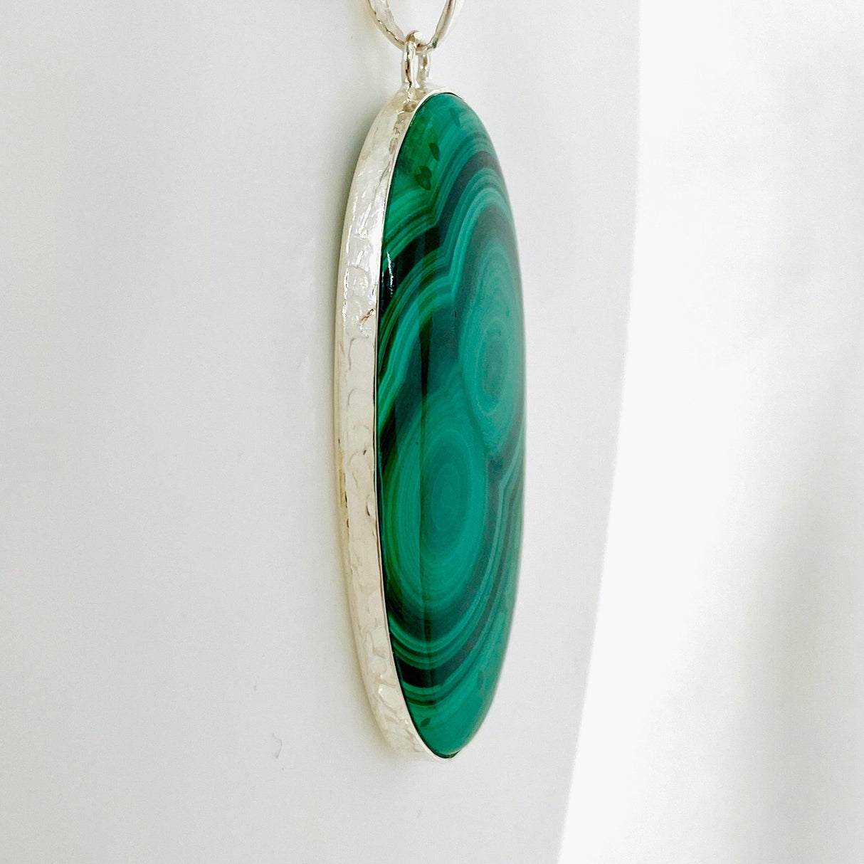 Malachite oval pendant KPGJ3864