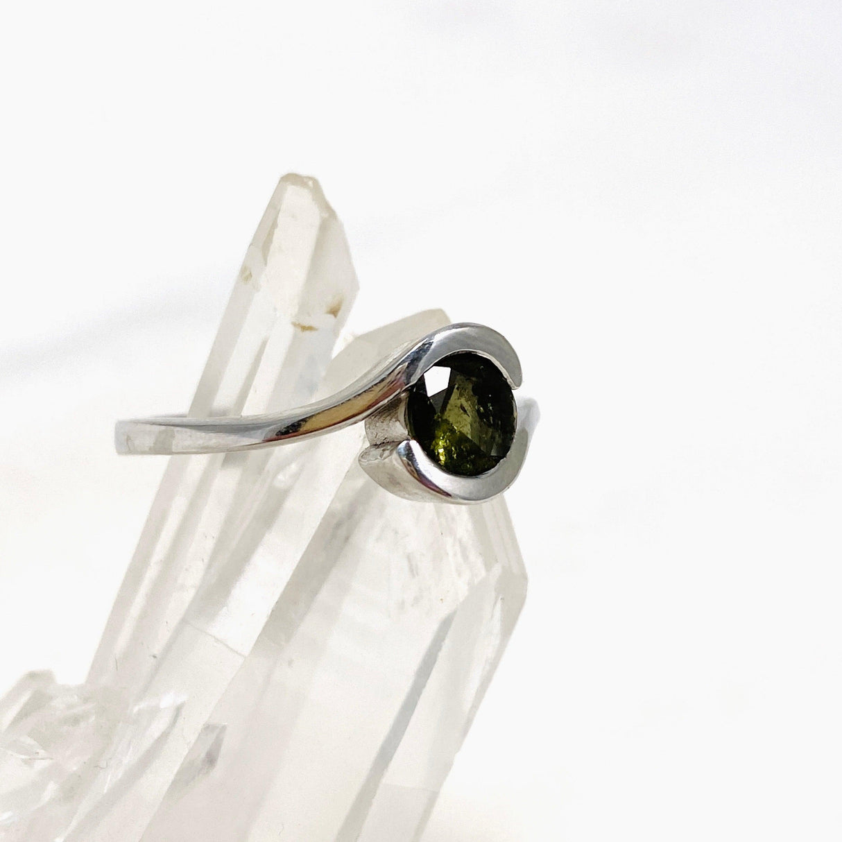 Moldavite 6mm Gemstone Solitaire Ring IVMR-03 - Nature's Magick