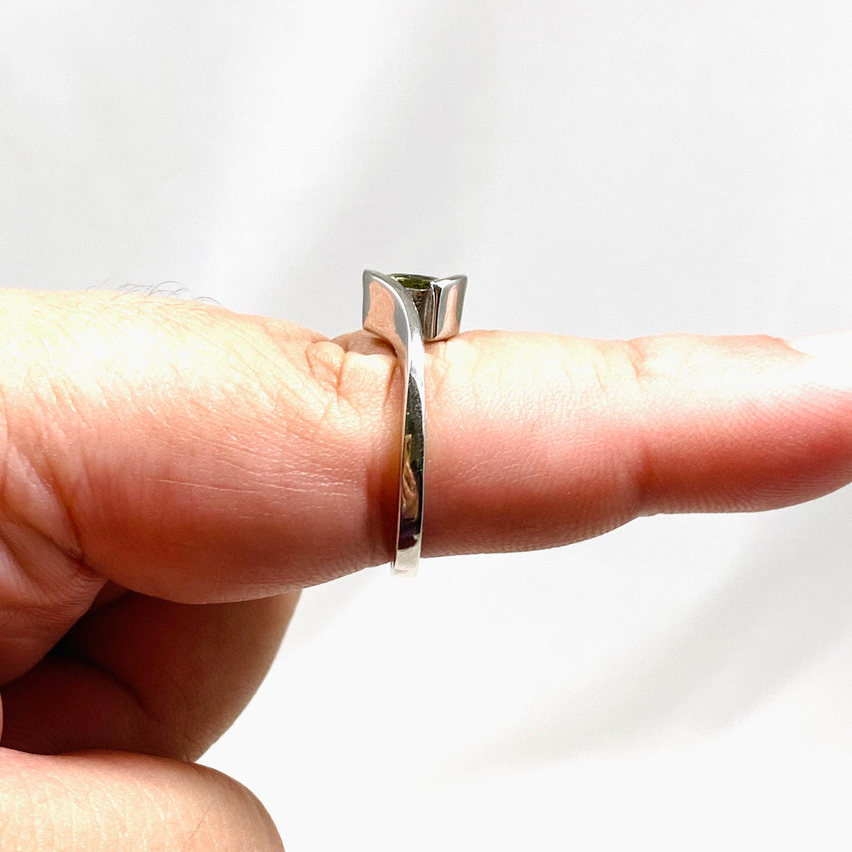 Moldavite 6mm Gemstone Solitaire Ring IVMR-03 - Nature's Magick