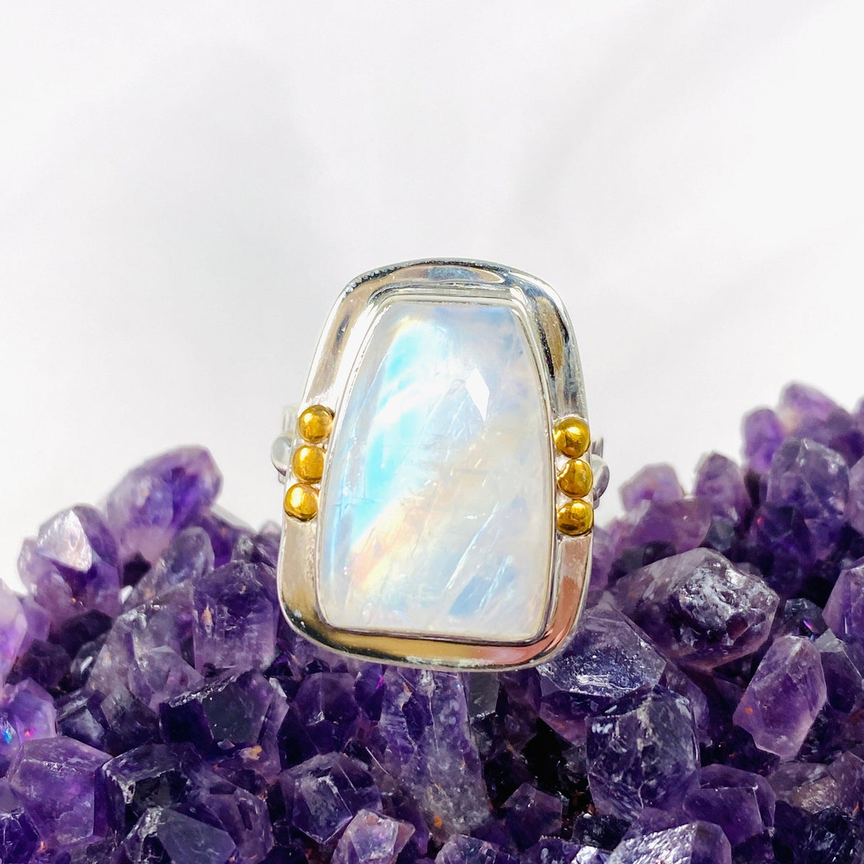 Moonstone Freeform Ring with Brass Detailing s.10 KRGJ3035 - Nature's Magick