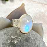 Moonstone oval beaten band ring s.8 KRGJ1783 - Nature's Magick