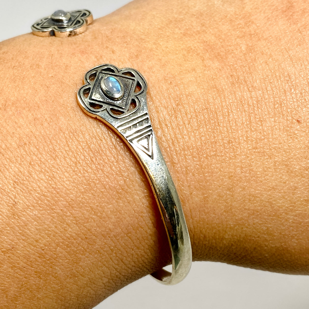 Moonstone Oval Cabochon Decorative Cuff Bangle PBGJ043