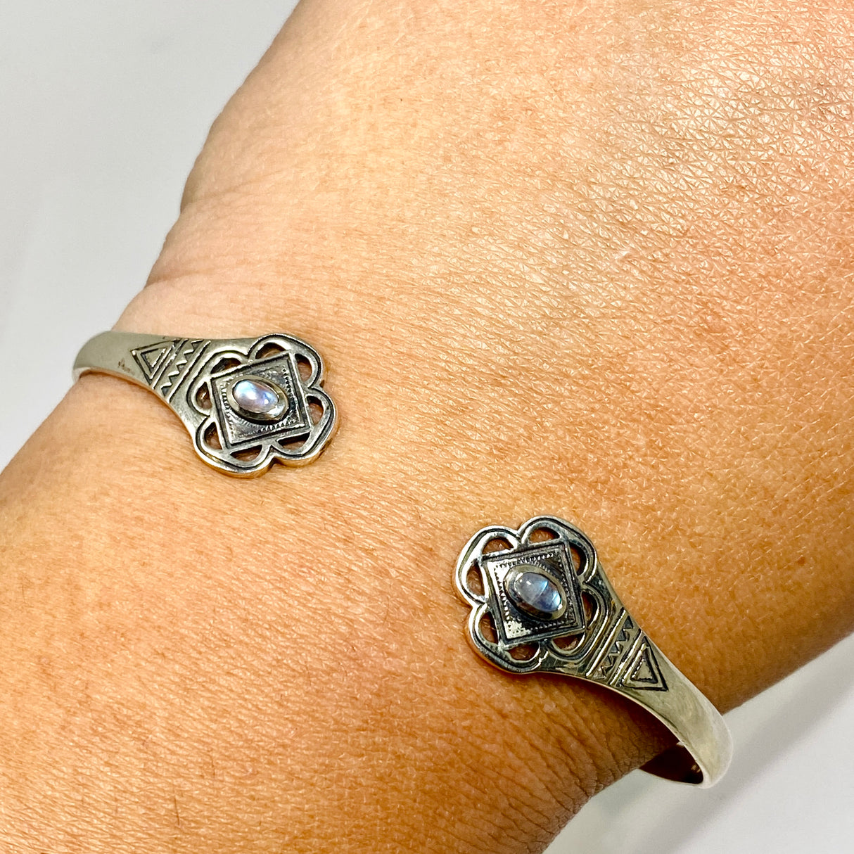 Moonstone Oval Cabochon Decorative Cuff Bangle PBGJ043