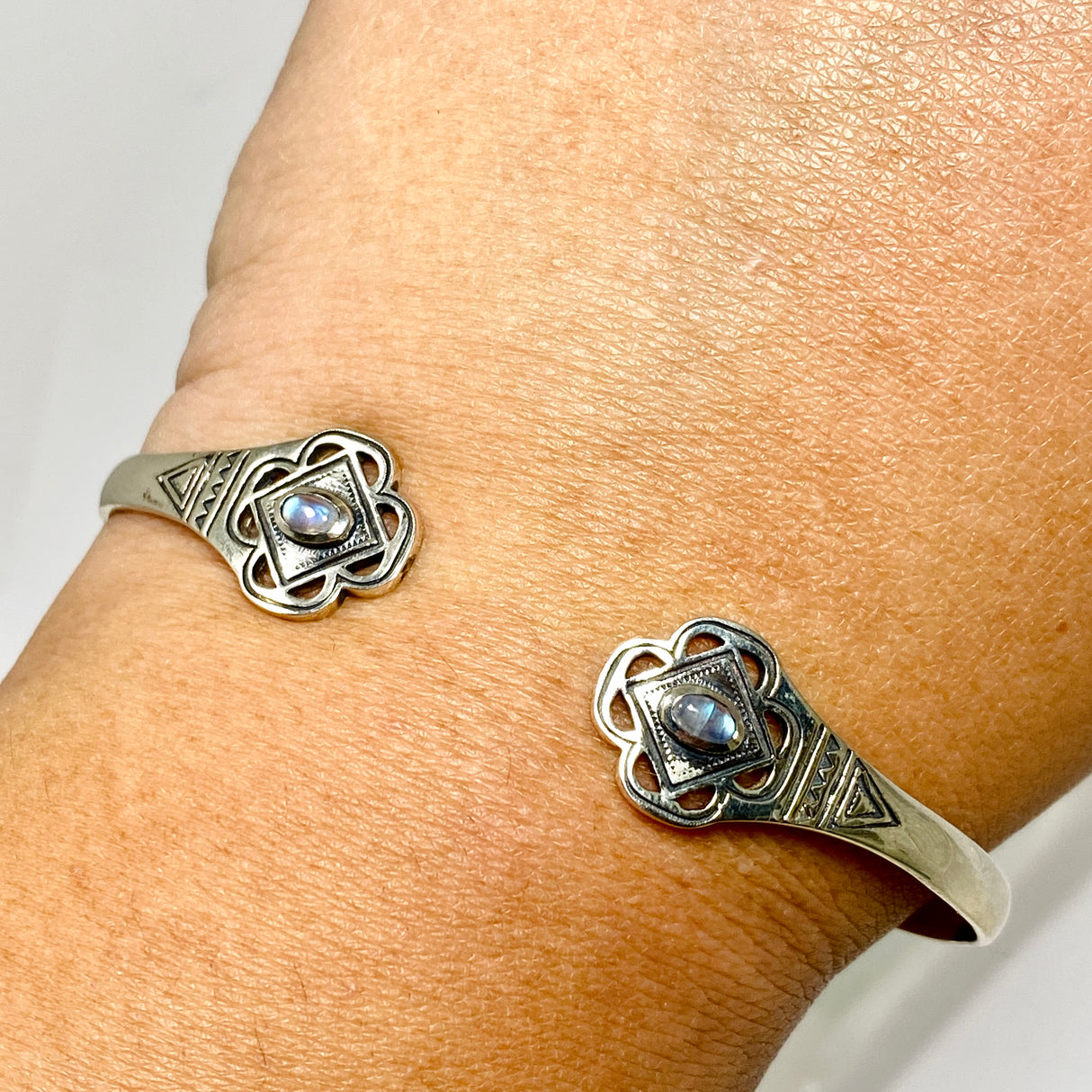 Moonstone Oval Cabochon Decorative Cuff Bangle PBGJ043