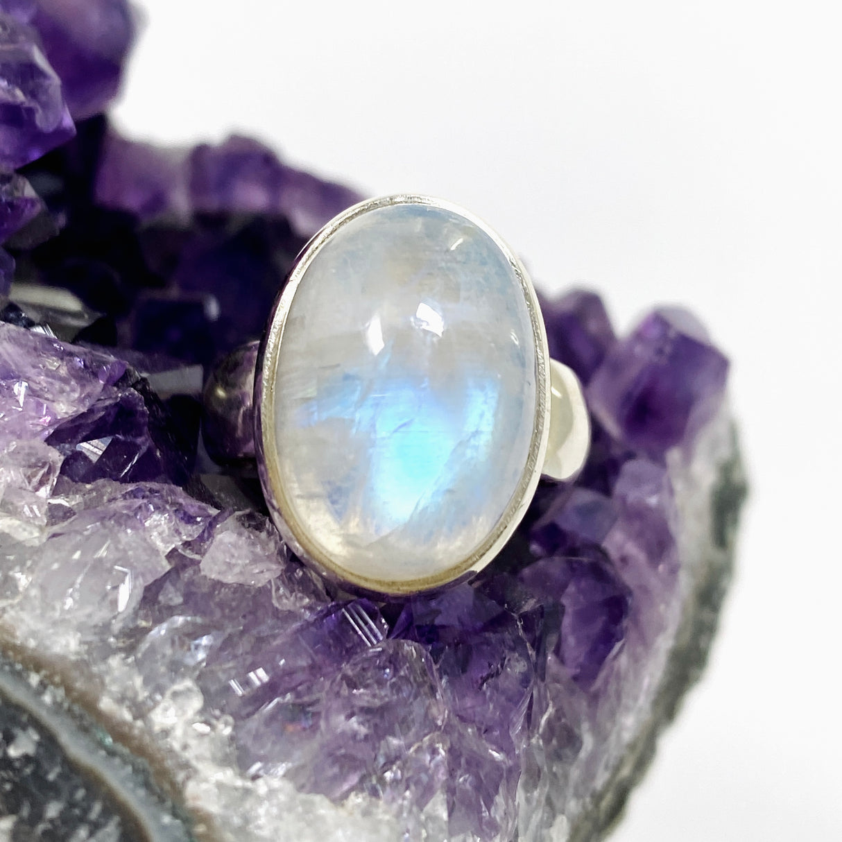 Moonstone Oval Cabochon Ring Size 4.5 PRGJ642
