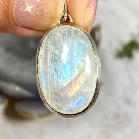 Moonstone oval pendant KPGJ2795 - Nature's Magick