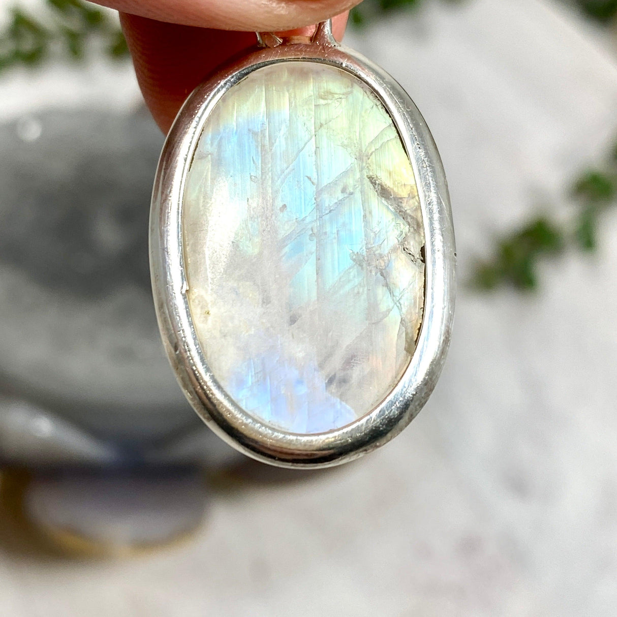 Moonstone oval pendant KPGJ2795 - Nature's Magick