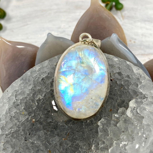 Moonstone oval pendant KPGJ2899 - Nature's Magick