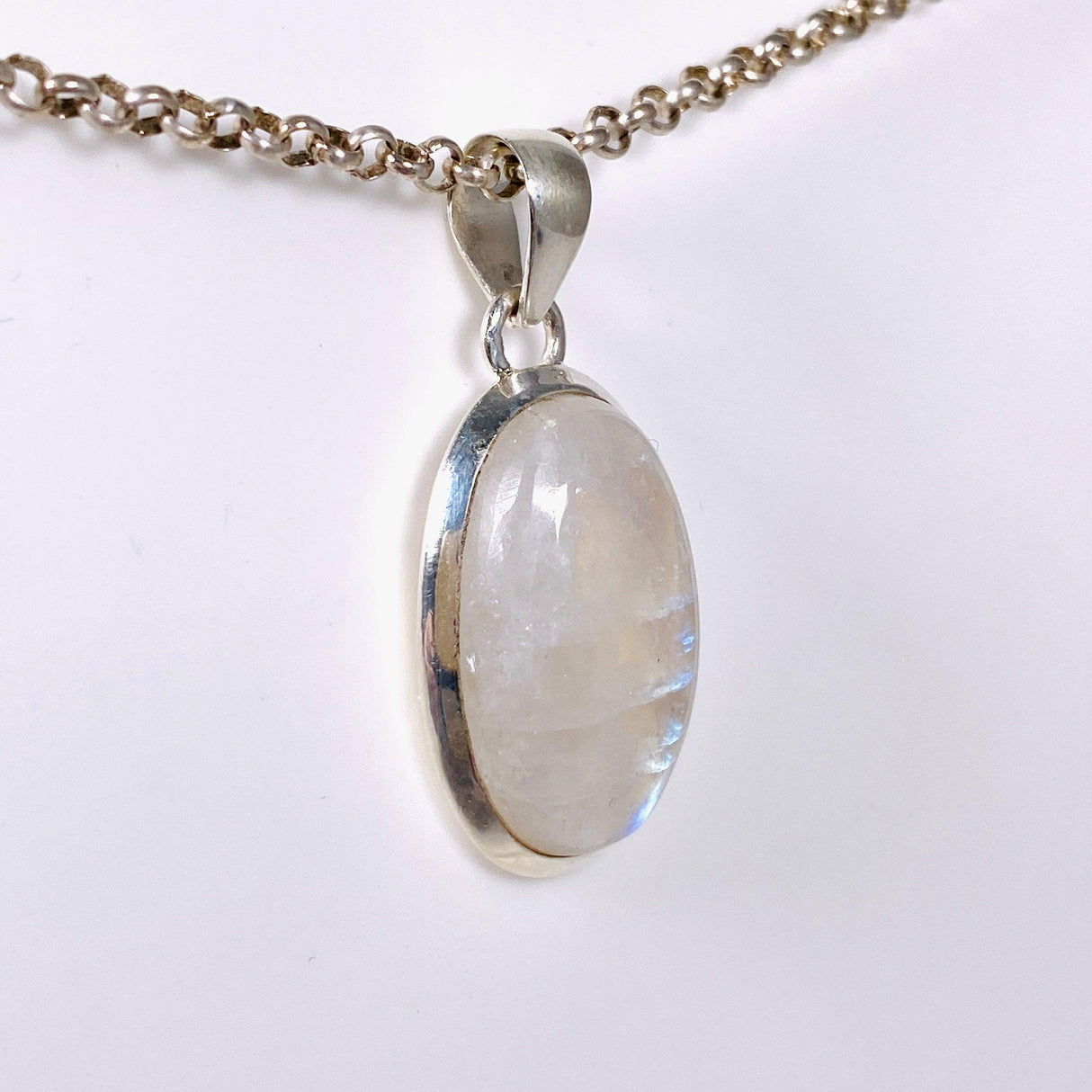 Moonstone Oval Pendant KPGJ4020 - Nature's Magick