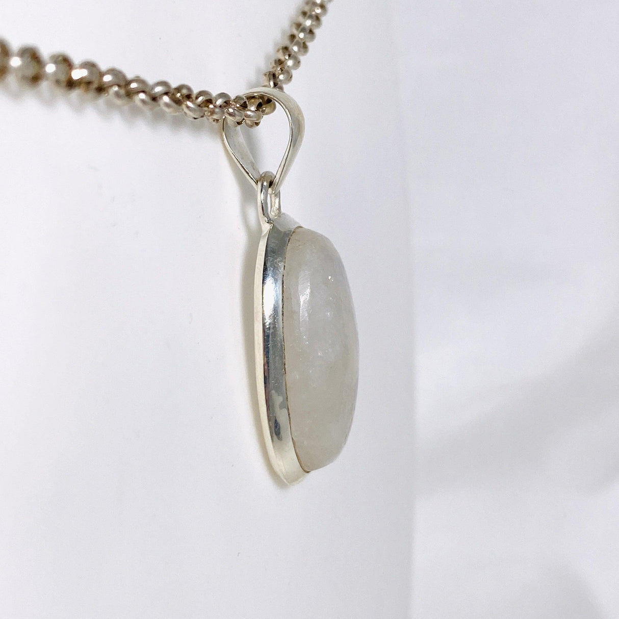Moonstone Oval Pendant KPGJ4020 - Nature's Magick