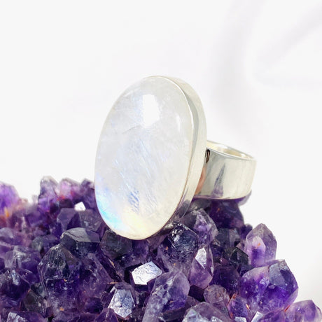 Moonstone Oval Ring s.9 KRGJ3024 - Nature's Magick