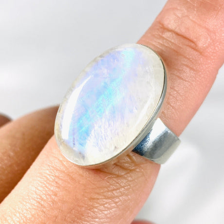 Moonstone Oval Ring s.9 KRGJ3024 - Nature's Magick