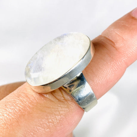 Moonstone Oval Ring s.9 KRGJ3024 - Nature's Magick