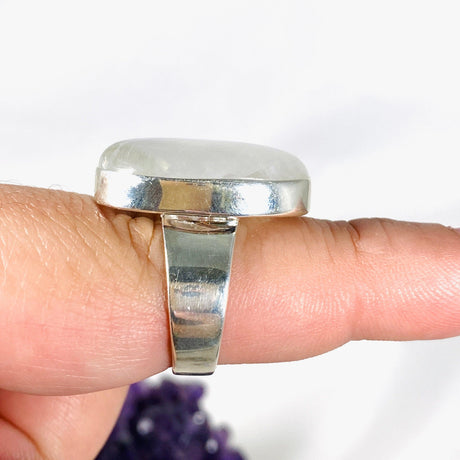 Moonstone Oval Ring s.9 KRGJ3024 - Nature's Magick