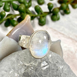 Moonstone oval ring with hammered band s.9 KRGJ1208 - Nature's Magick