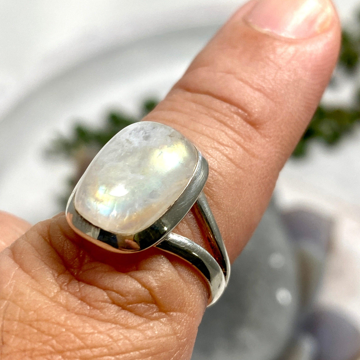 Moonstone rectangular ring s.8 KRGJ2187 - Nature's Magick