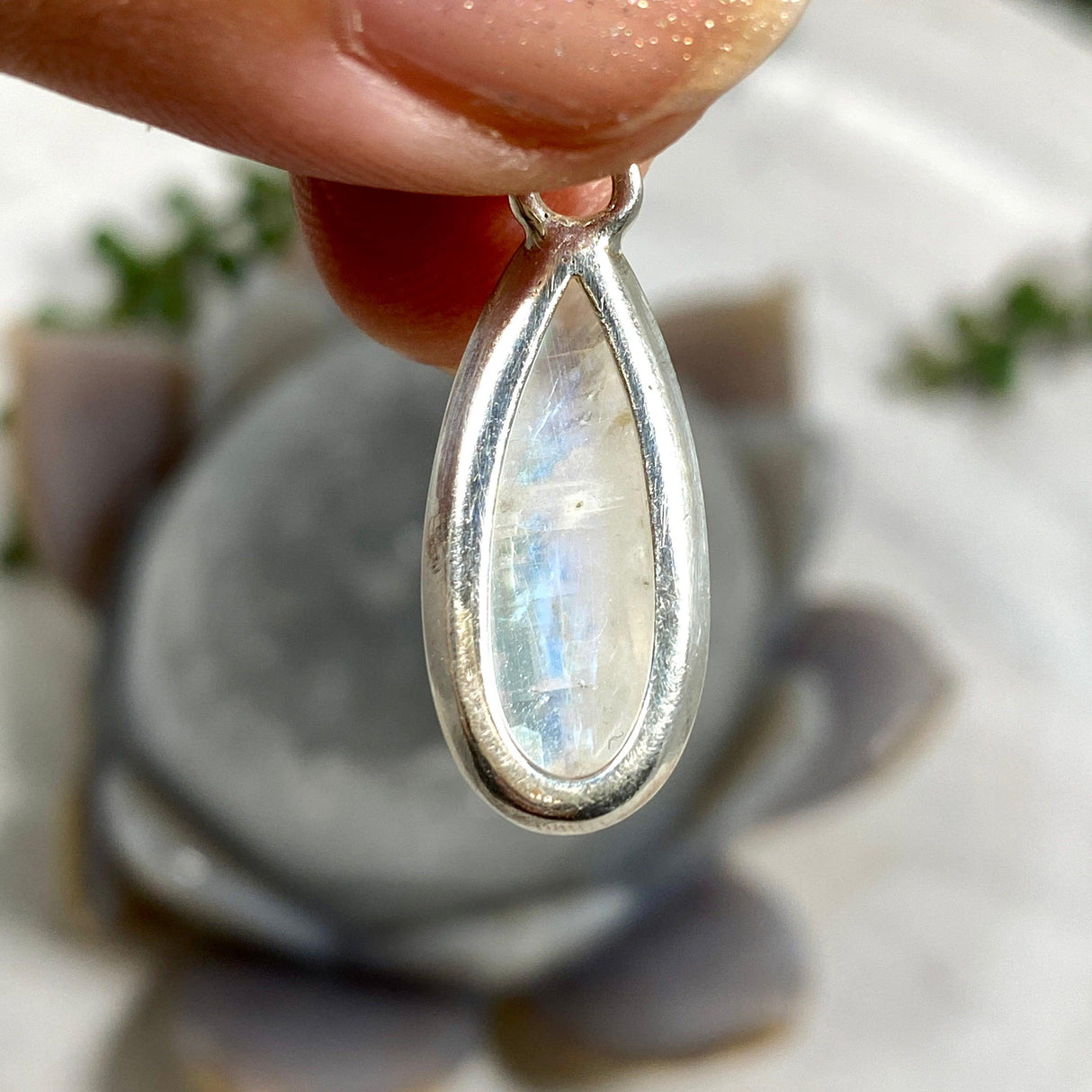 Moonstone teardrop pendant KPGJ2792 - Nature's Magick