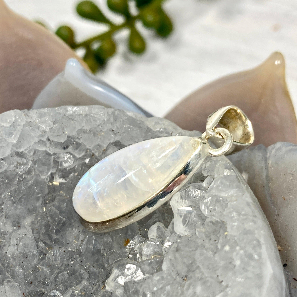 Moonstone teardrop pendant KPGJ2792 - Nature's Magick