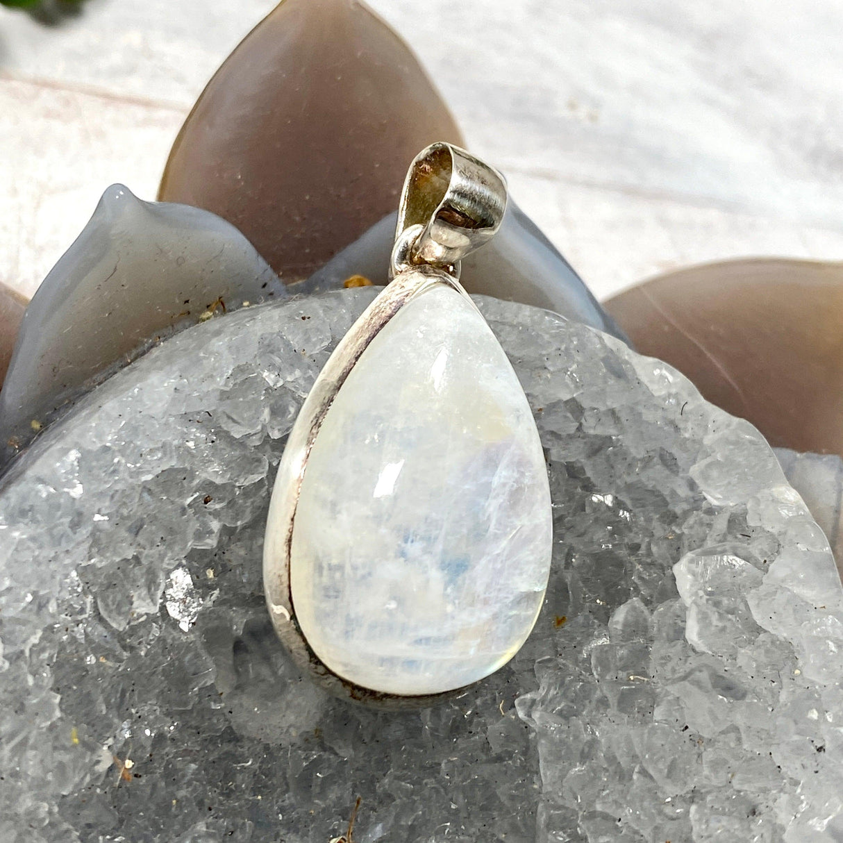 Moonstone teardrop pendant KPGJ2796 - Nature's Magick