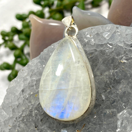 Moonstone teardrop pendant KPGJ2896 - Nature's Magick