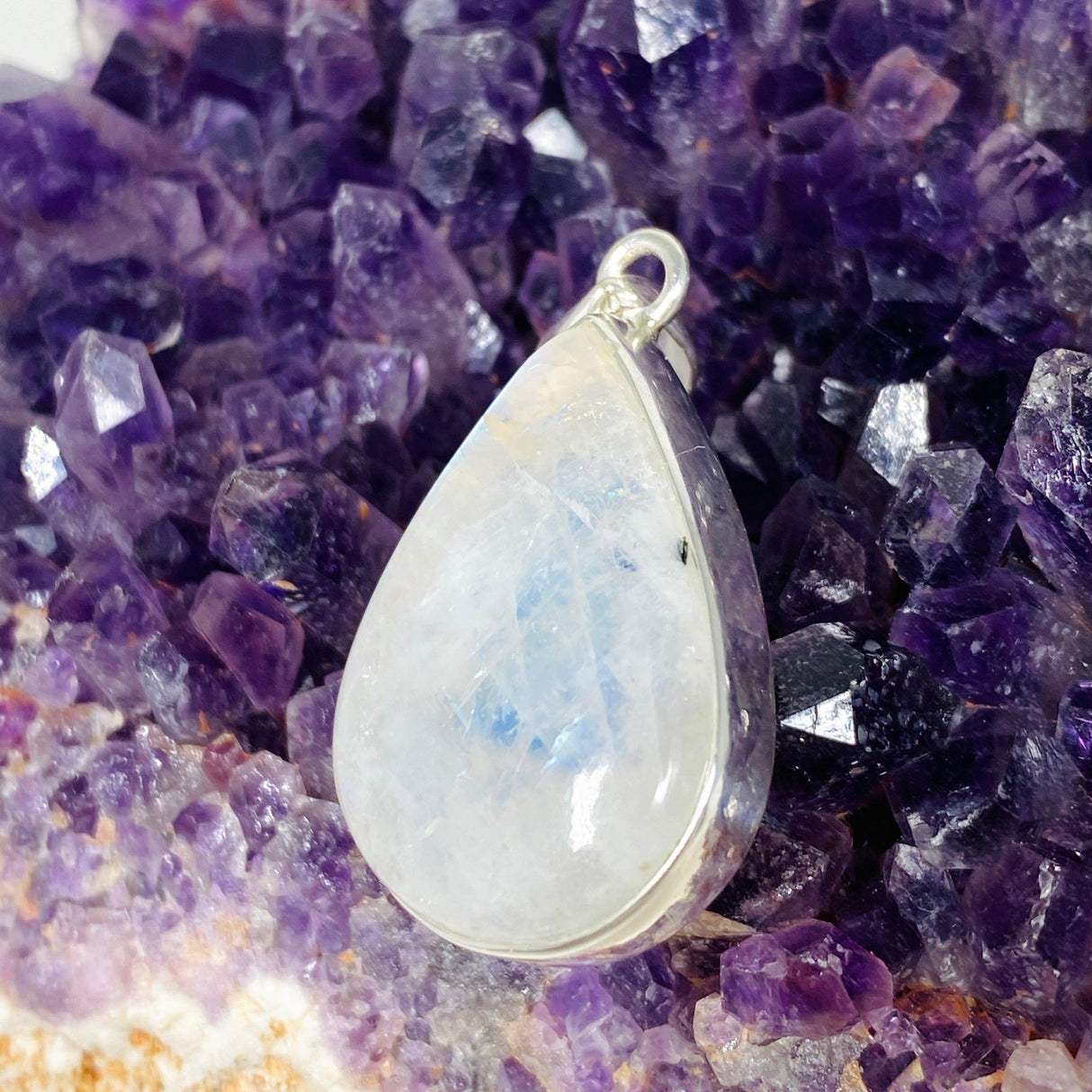 Moonstone Teardrop Pendant KPGJ4024 - Nature's Magick