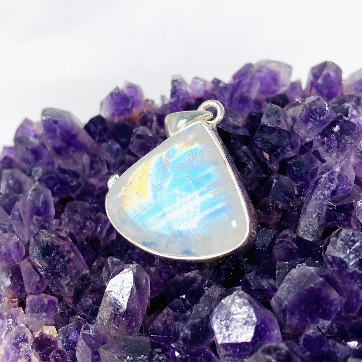 Moonstone Teardrop Pendant KPGJ4025 - Nature's Magick