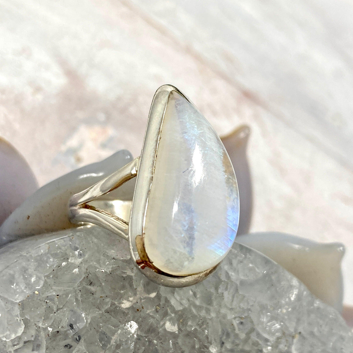 Moonstone teardrop ring s.7 KRGJ2201 - Nature's Magick