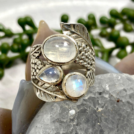 Moonstone triple stone detailed banded ring s.10 SSGJ54 - Nature's Magick
