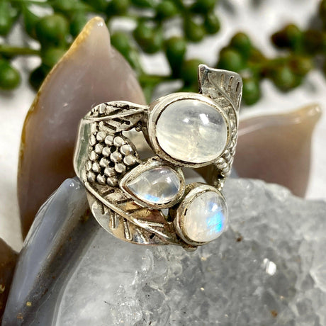 Moonstone triple stone detailed banded ring s.10 SSGJ54 - Nature's Magick