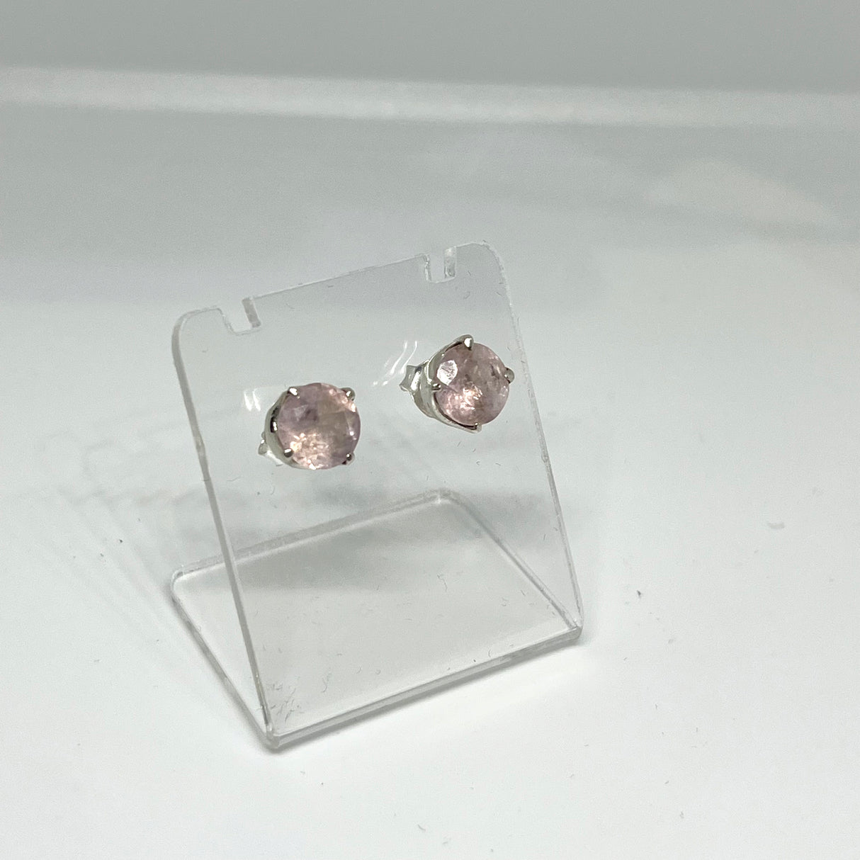 Morganite  Round Faceted Gemstone 4-claw Set Stud Earring PSE012