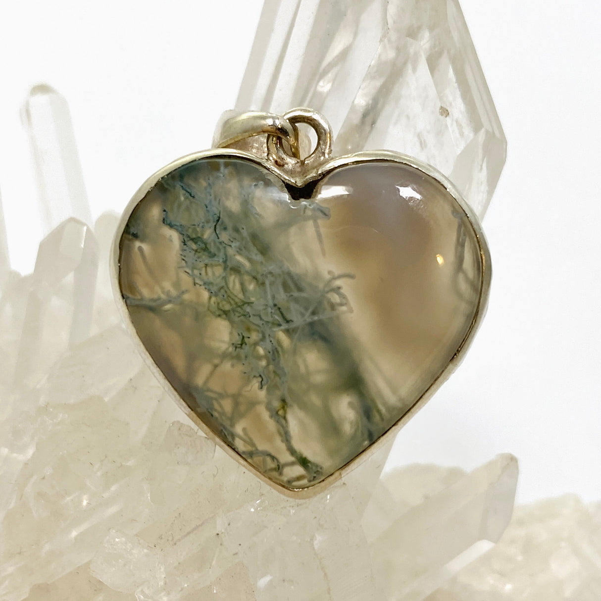 Moss Agate Heart Cabochon Pendant in a Hammered Setting KPGJ4703