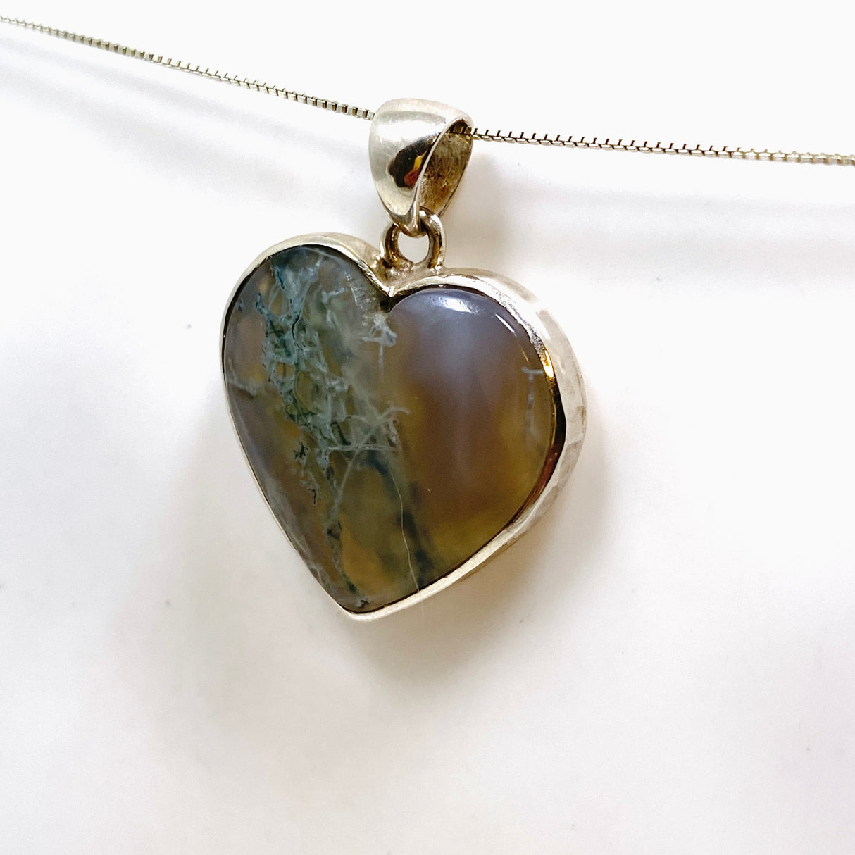 Moss Agate Heart Cabochon Pendant in a Hammered Setting KPGJ4703