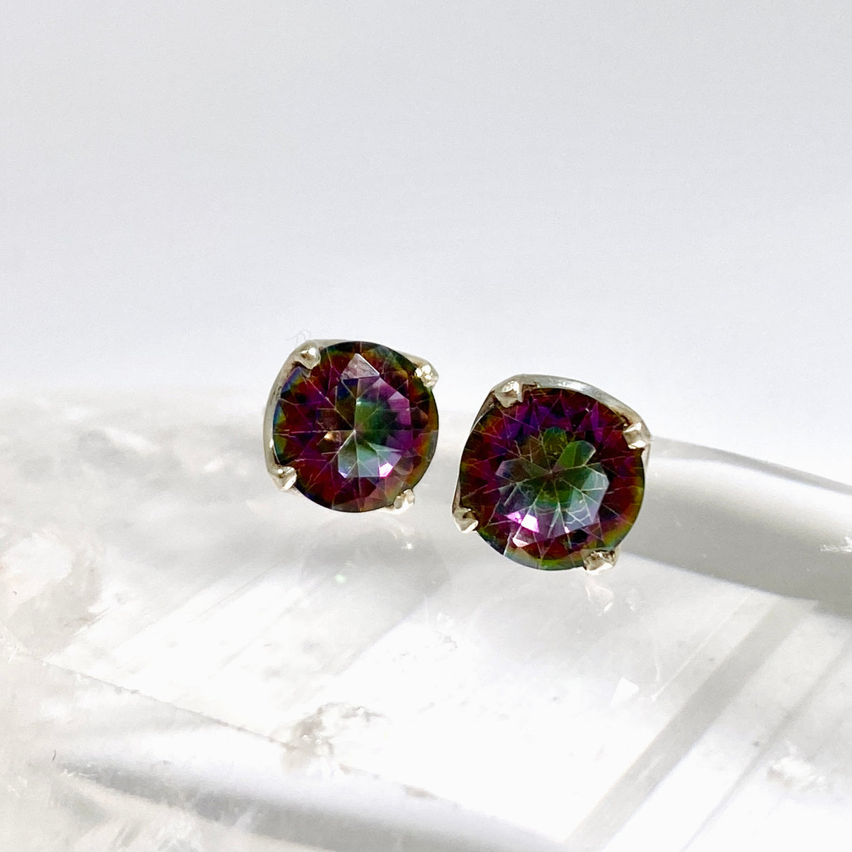 Mystic Glass Round Faceted 4 Claw Set Earrings PSE042