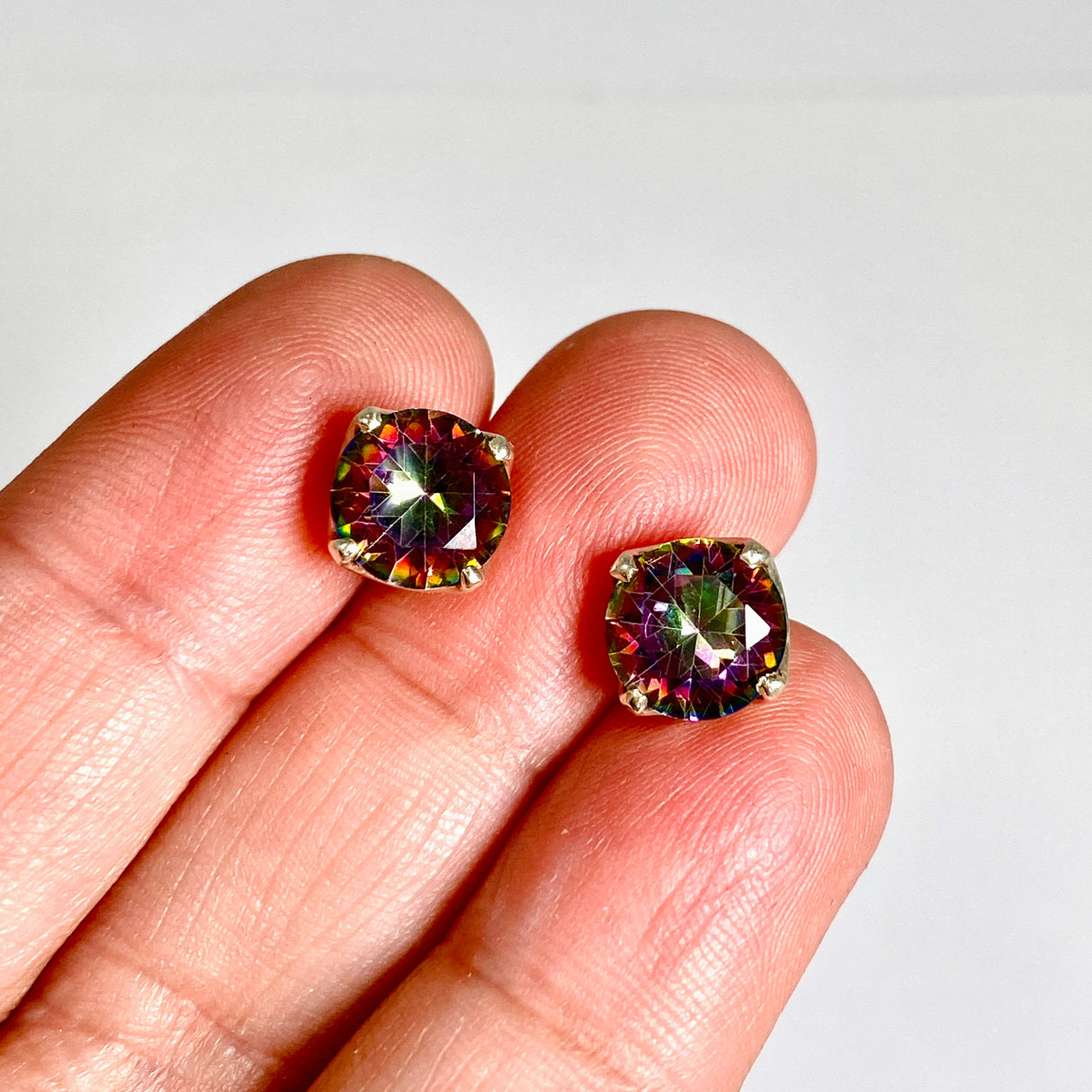 Mystic Glass Round Faceted 4 Claw Set Earrings PSE042