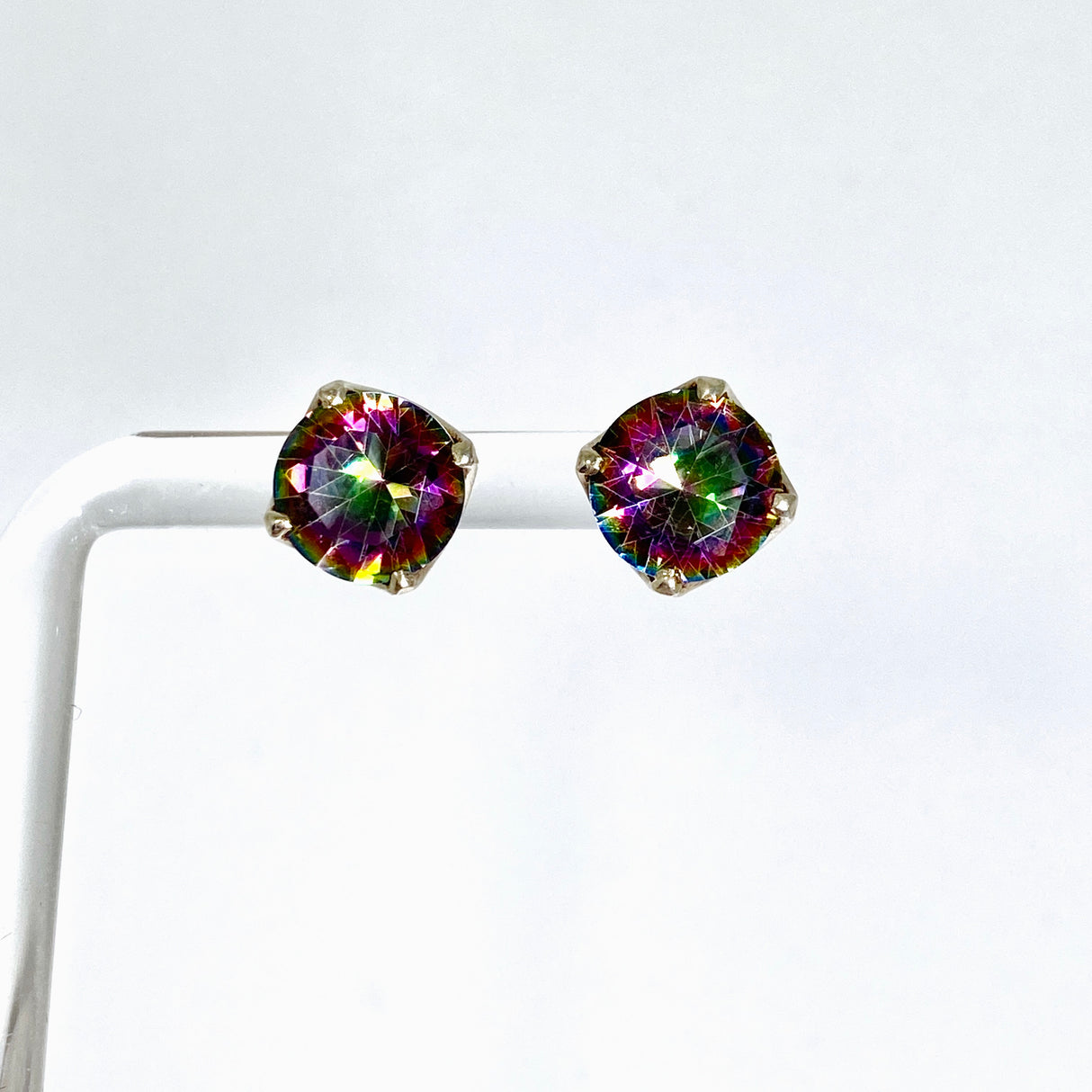 Mystic Glass Round Faceted 4 Claw Set Earrings PSE042