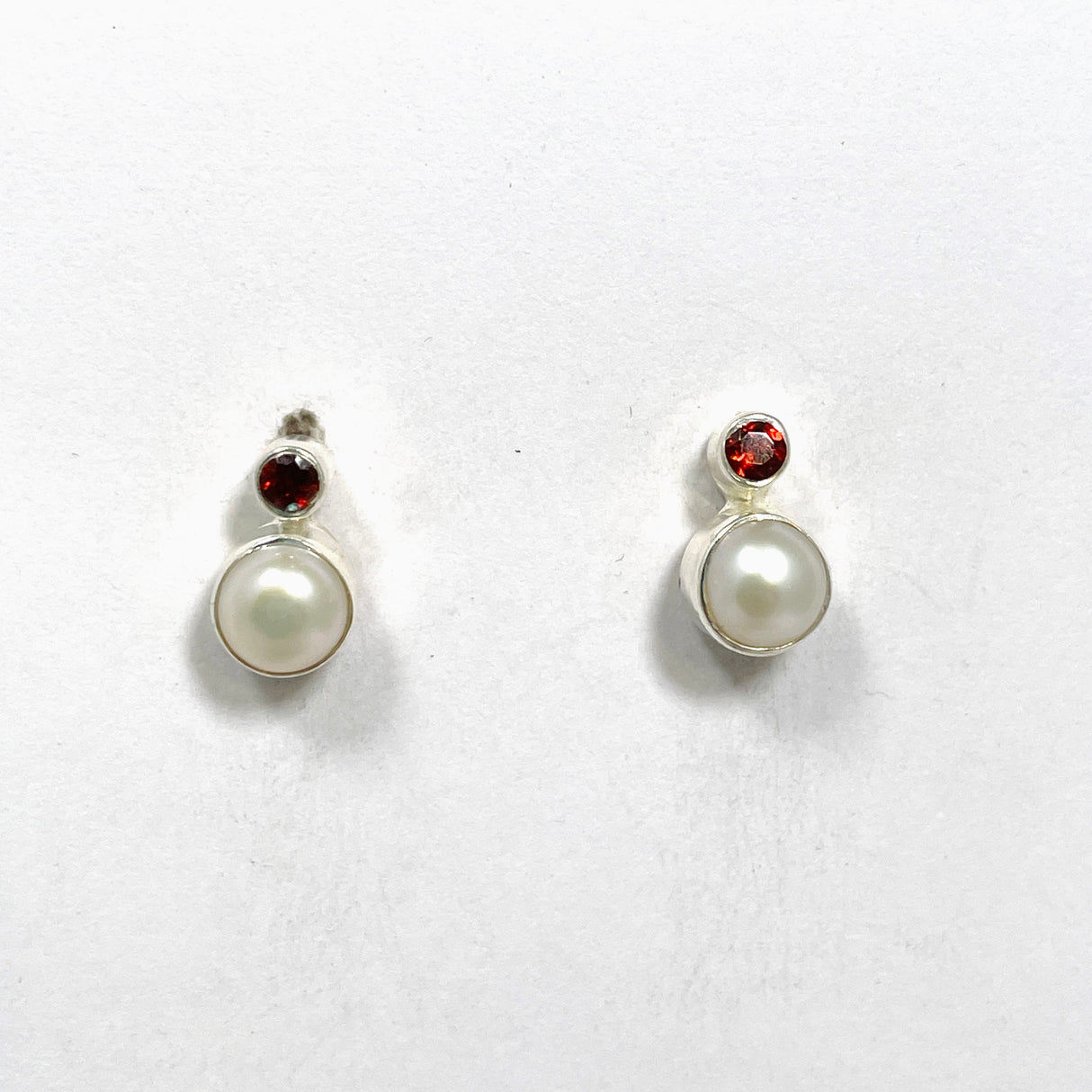 Pearl and Garnet studs S259-GAR