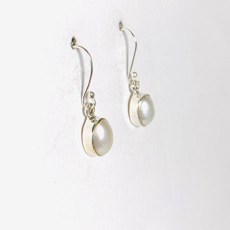 Pearl oval earrings E2672 - Nature's Magick