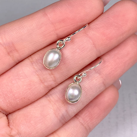 Pearl petite oval earrings R2363-PLO - Nature's Magick