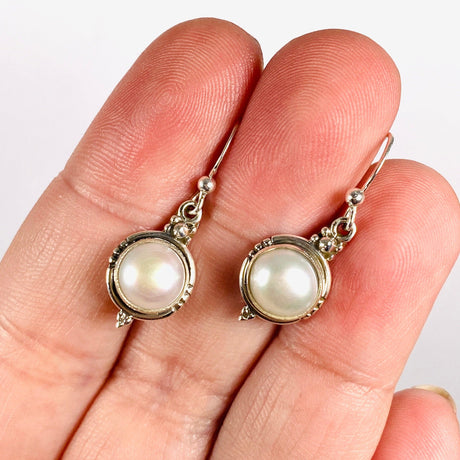 Pearl round earrings with silver detailing E2696 - Nature's Magick