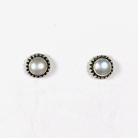 Pearl studs S250 - Nature's Magick