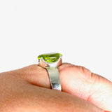 Peridot oval faceted ring s.10 PRGJ292 - Nature's Magick