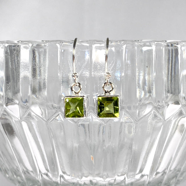 Peridot petite square faceted earrings R2363-PDS - Nature's Magick