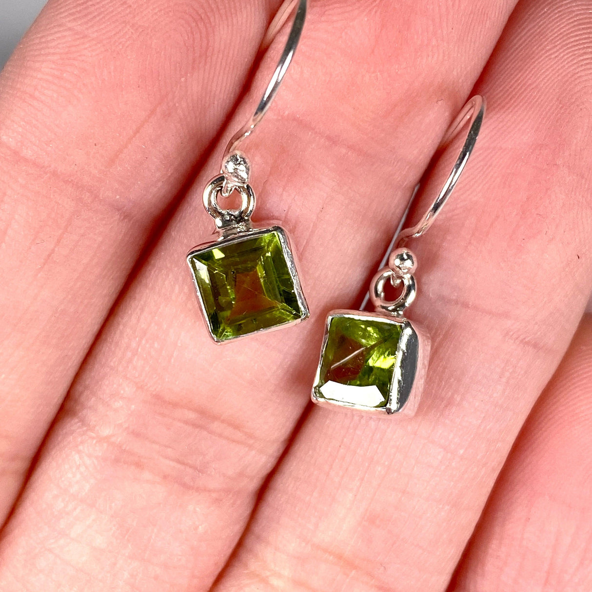 Peridot petite square faceted earrings R2363-PDS - Nature's Magick