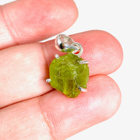 Peridot raw crystal pendant SSGJ-67 - Nature's Magick