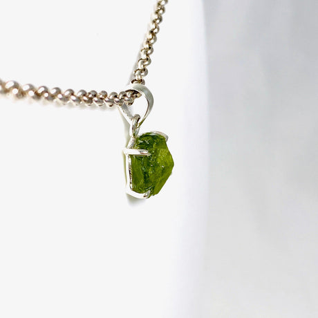 Peridot raw crystal pendant SSGJ-67 - Nature's Magick