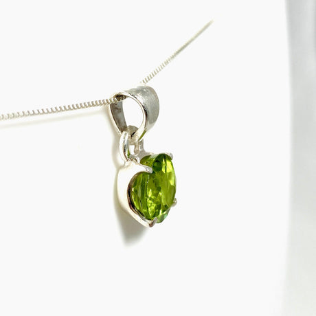 Peridot Round Faceted Pendant PPGJ550 - Nature's Magick