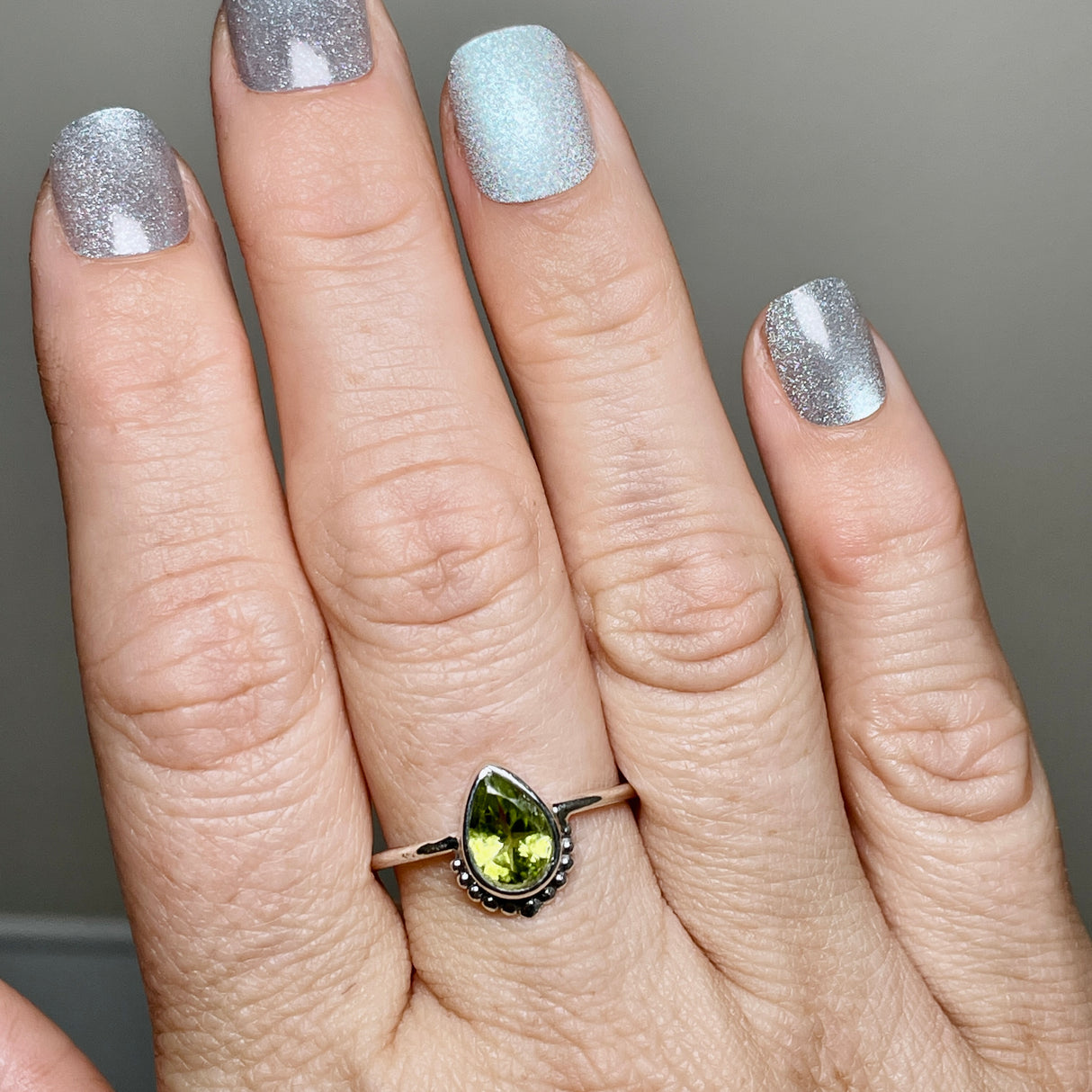 Peridot Teardrop Faceted fine band ring R3800-PT